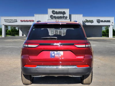 2026 Jeep Grand Cherokee Laredo