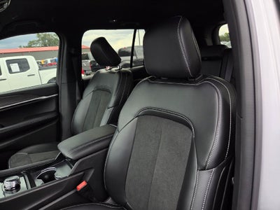 2026 Jeep Grand Cherokee Altitude