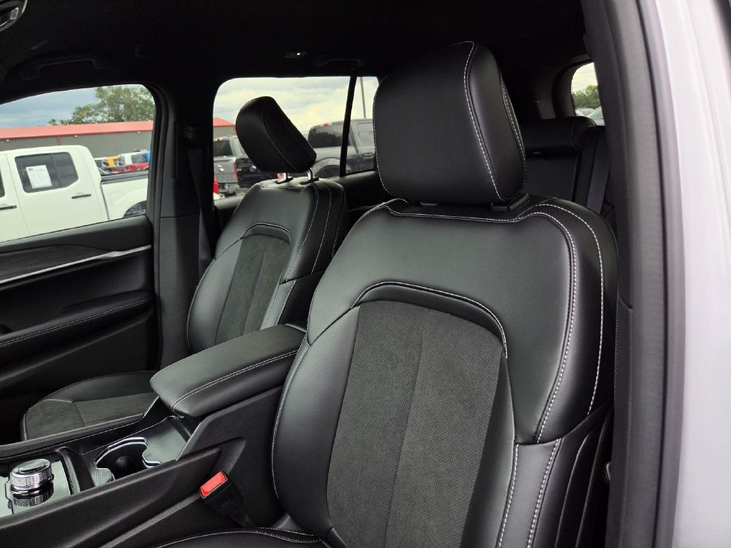 2026 Jeep Grand Cherokee Altitude