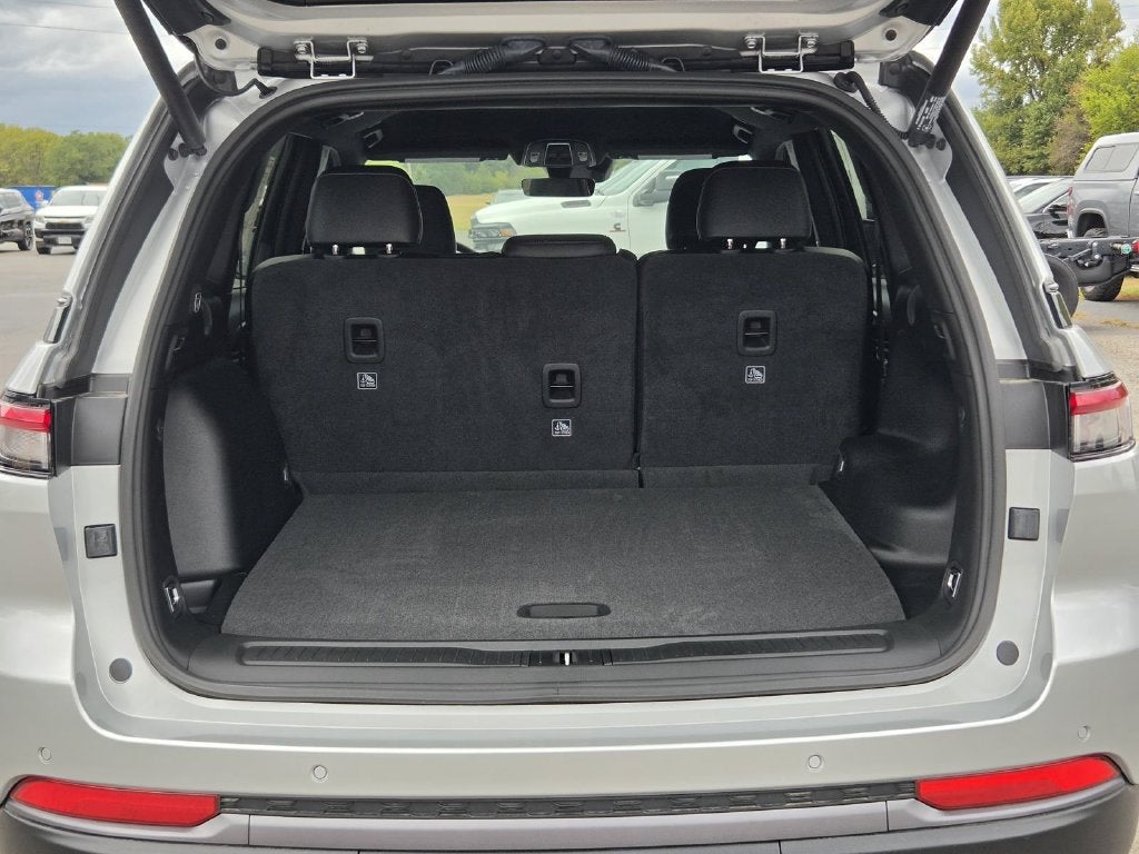 2026 Jeep Grand Cherokee Altitude