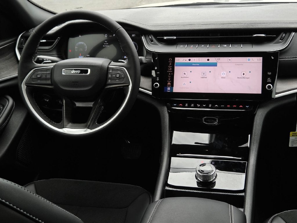 2026 Jeep Grand Cherokee Altitude