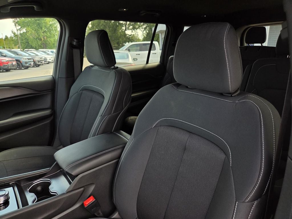 2026 Jeep Grand Cherokee L Laredo