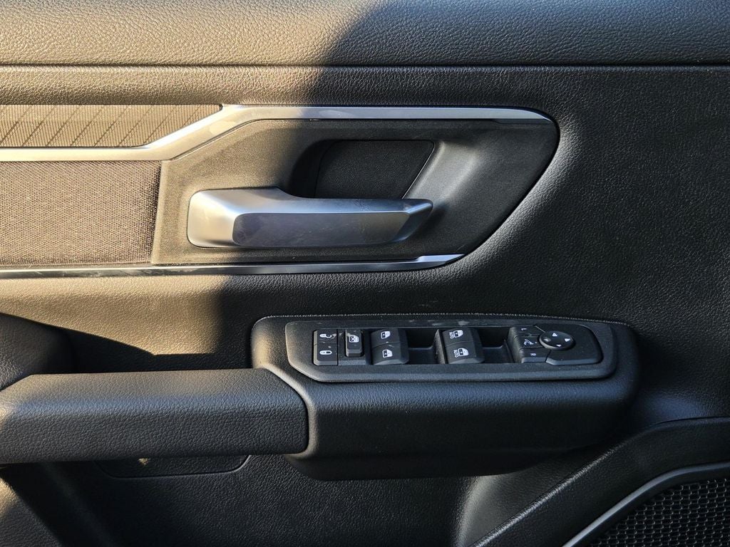 2027 RAM 1500 Big Horn/Lone Star