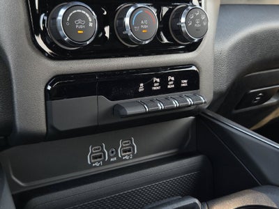 2027 RAM 1500 Big Horn/Lone Star