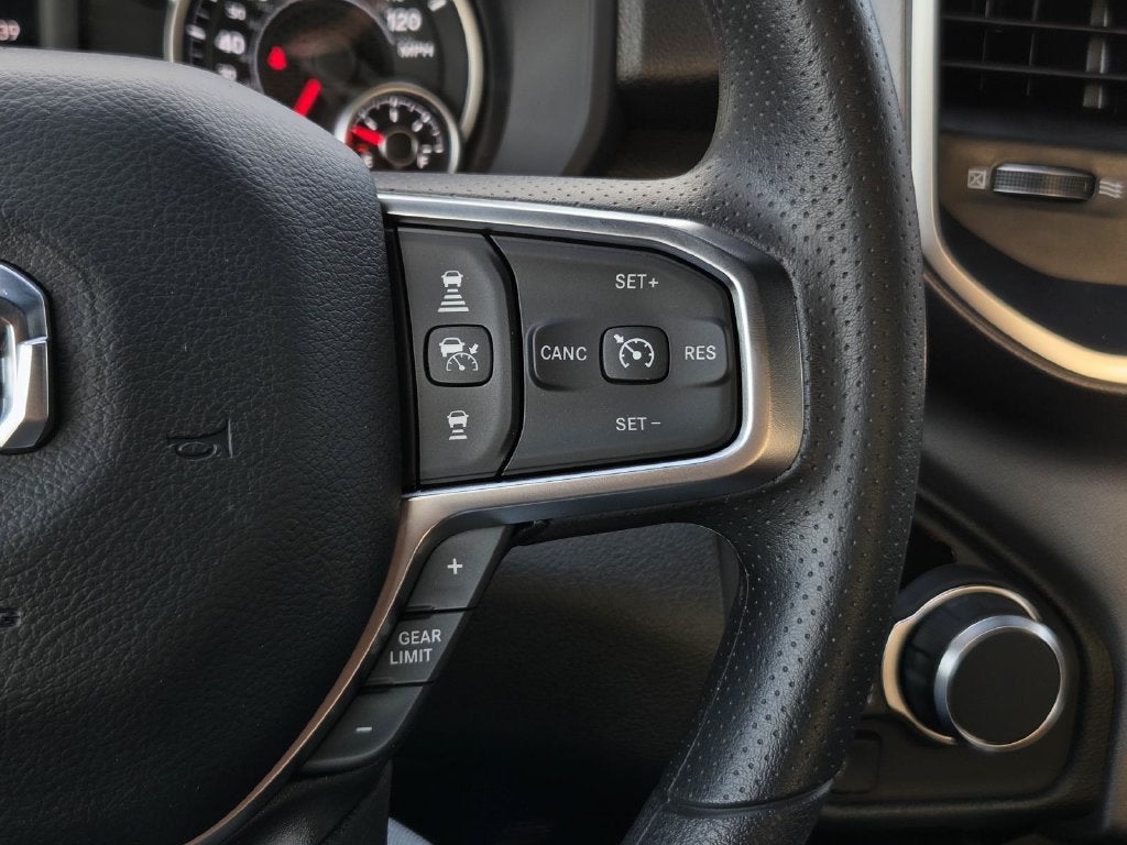2027 RAM 1500 Big Horn/Lone Star