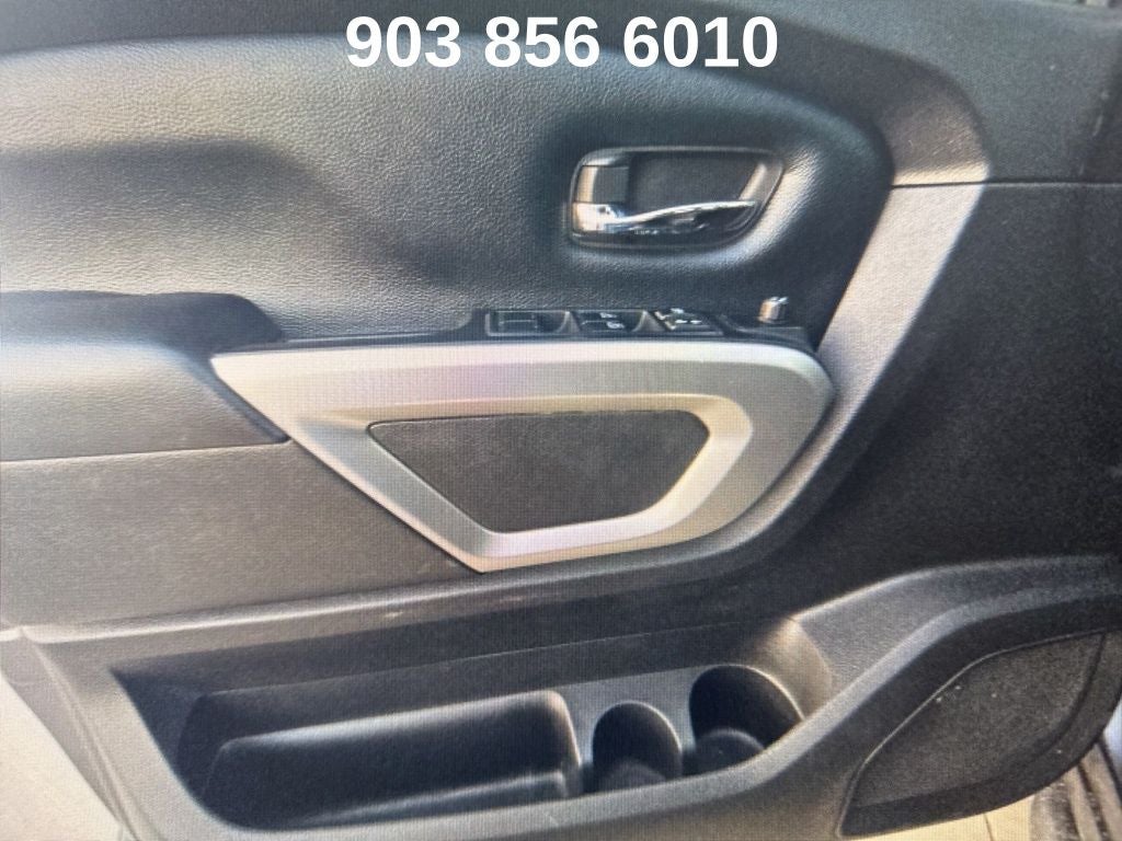 2017 Nissan Titan SV