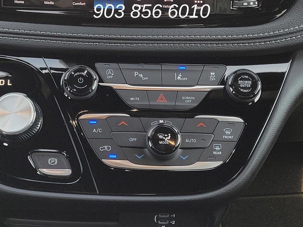 2027 Chrysler Pacifica Select