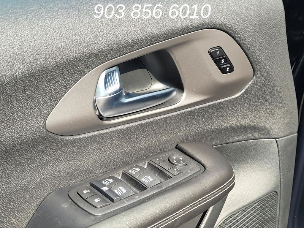2027 Chrysler Pacifica Select