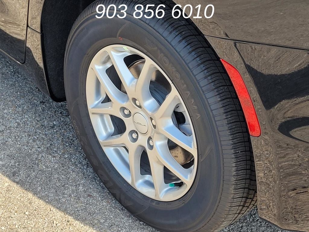 2027 Chrysler Pacifica Select