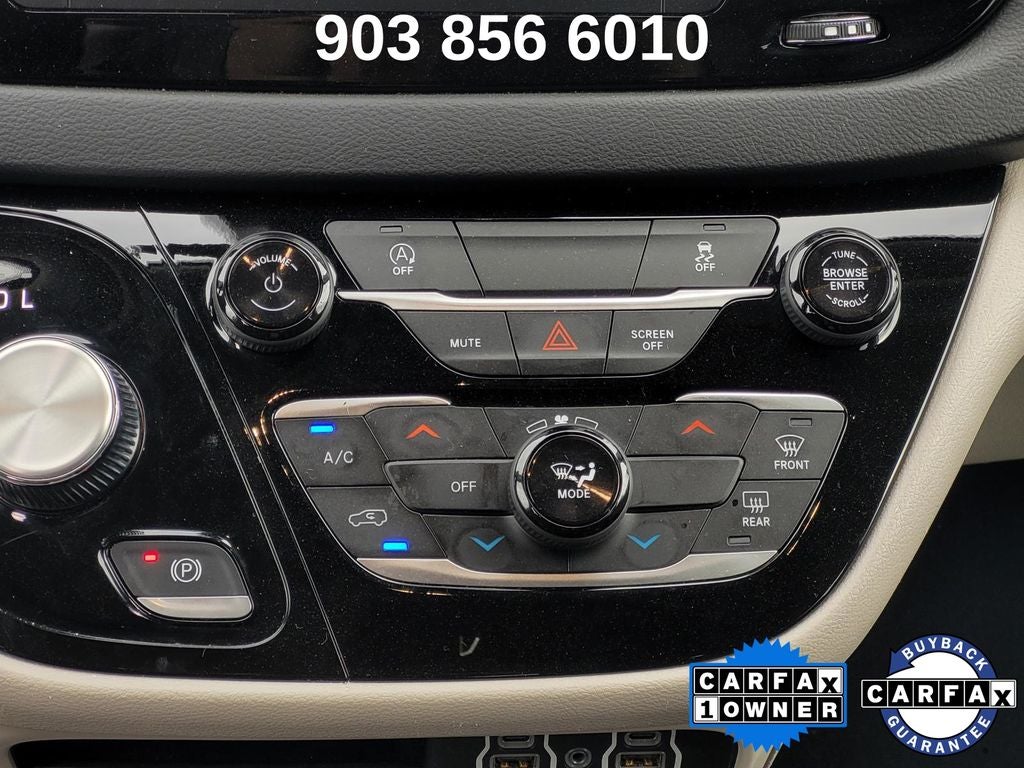 2024 Chrysler Voyager LX