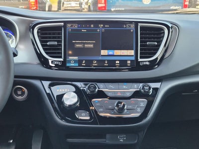 2026 Chrysler Voyager LX