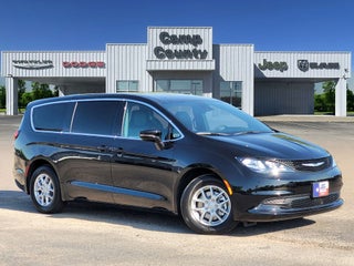 2026 Chrysler Voyager LX