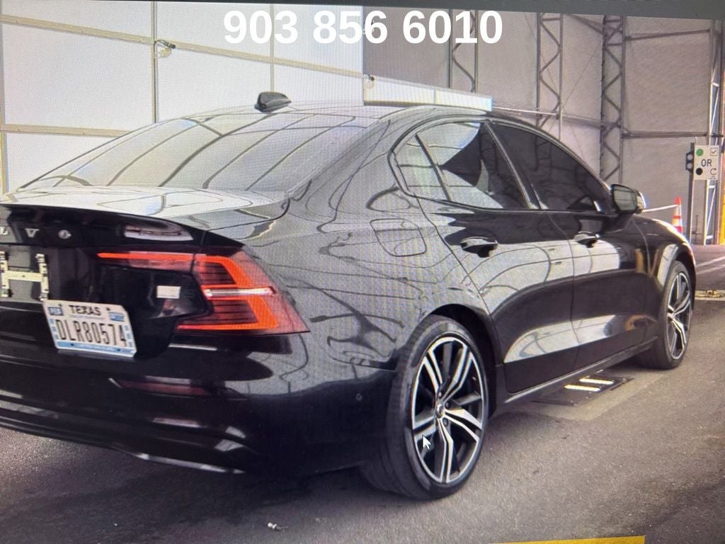 2024 Volvo S60 Recharge Plug-In Hybrid T8 Plus Dark Theme