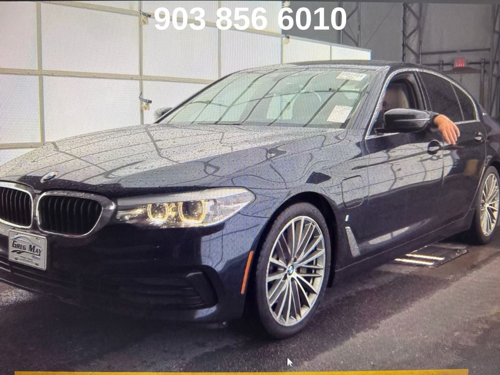 2019 BMW 5 Series 530e iPerformance Sedan's photo
